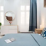 شقة New Spacious At Superb Location بودابست