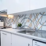 شقة New Spacious At Superb Location *