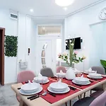 New Spacious At Superb Location شقة *