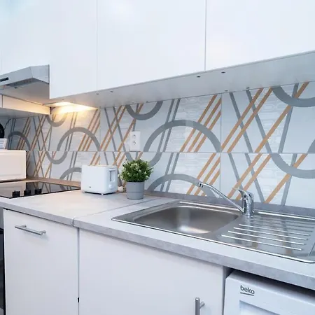 Διαμέρισμα New Spacious At Superb Location *