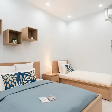 Διαμέρισμα New Spacious At Superb Location