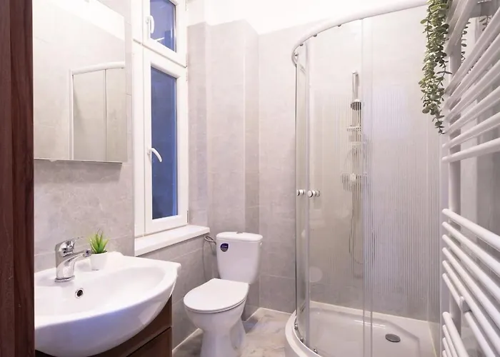 New Spacious At Superb Location *