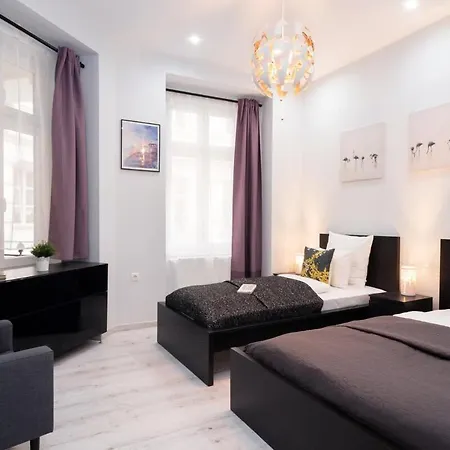 New Spacious At Superb Location Apartment Budapest