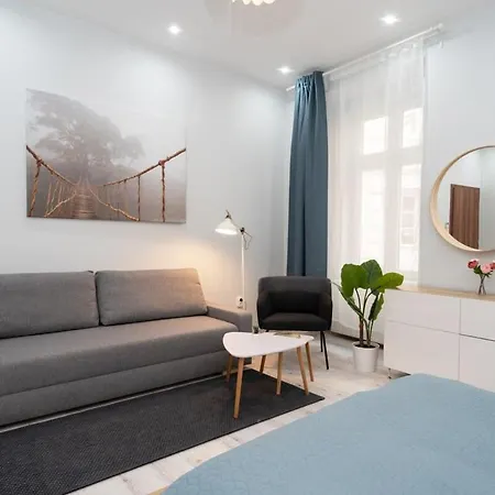 New Spacious At Superb Location Budapest