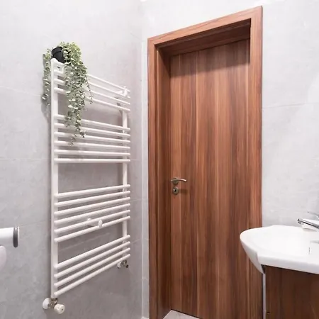 Apartment New Spacious At Superb Location Budapest