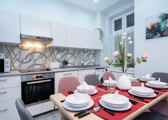 New Spacious At Superb Location Budapest